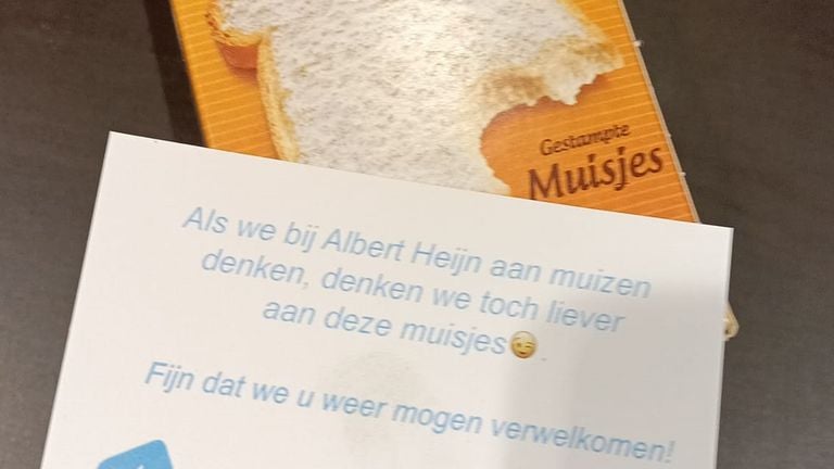 De muisjes waarmee klanten vrijdag in de door muizen geplaagde supermarkt worden verwelkomd.