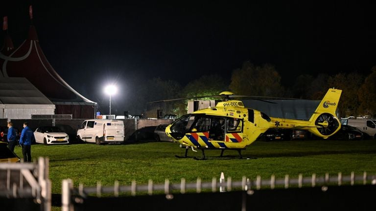 Vanwege de ernst van de situatie kwam onder meer een traumaheli naar het festivalterrein in Haaren (foto: Toby de Kort/SQ Vision).