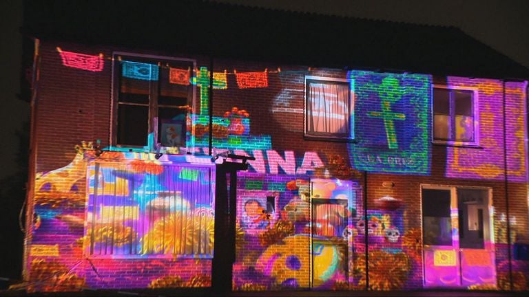 Fenna kreeg een plekje in het kunstwerk (foto: Omroep Brabant)