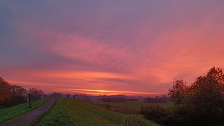 Ochtendrood in Rijswijk (foto: Johanna Lievaart).