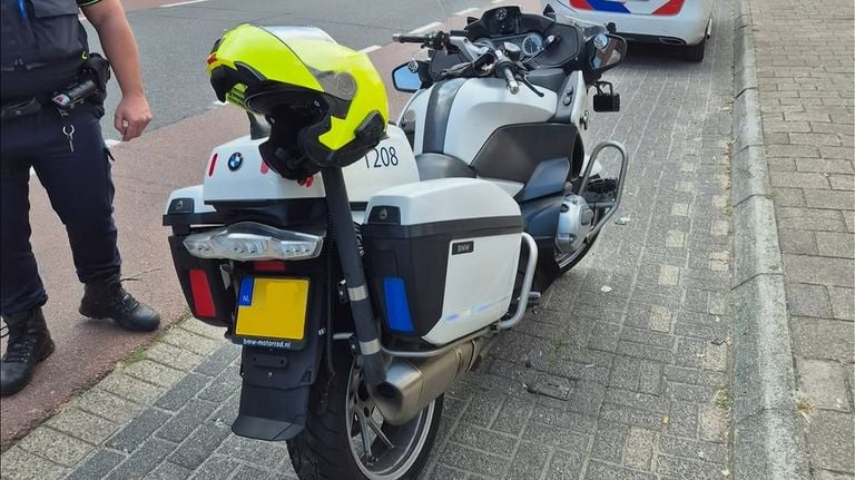De motor lijkt verdacht veel op een politiemotor (Foto: Verkeerspolitie Oost-Brabant).