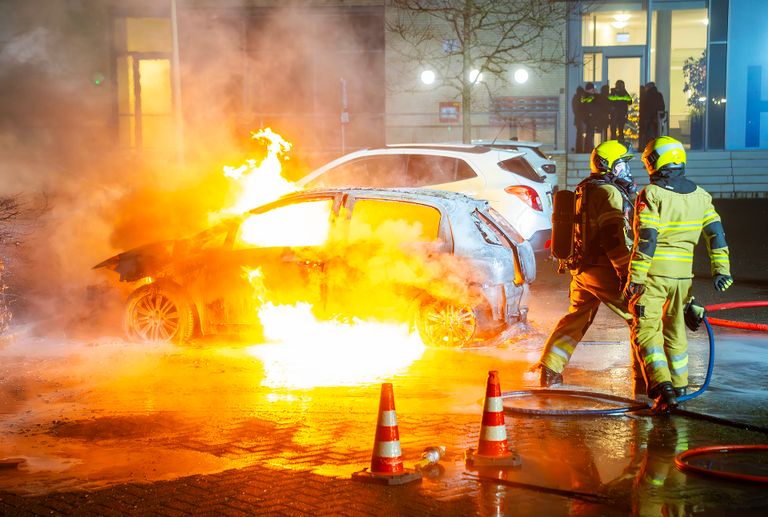 De plek waar de brandweer en politie in de weer waren (foto: Gabor Heeres/SQ Vision).