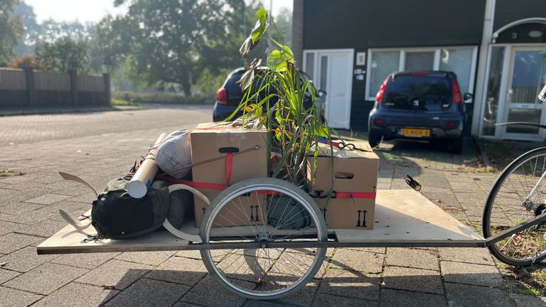 De fietstrailer krijgt nog een overkapping (foto: Rogier van Son). 