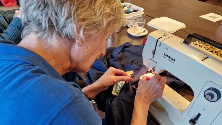 De dames zijn hard aan het werk (foto: Tom Berkers)