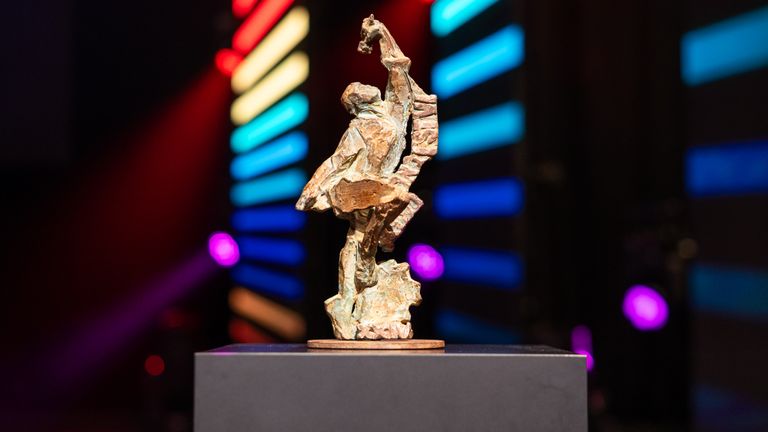 De trofee die met de winnaar van het Regio Songfestival mee naar huis gaat (foto: Graatje Weber).