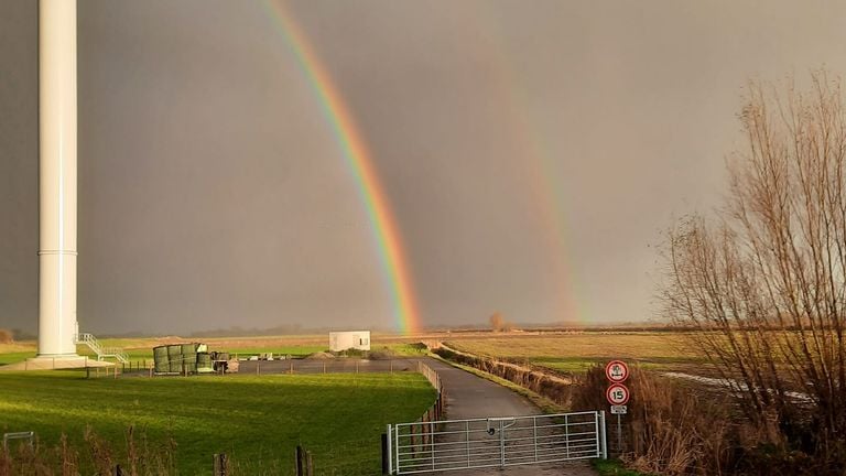 Vlakbij knooppunt Zonzeel waren de bogen ook goed te zien (foto: Kees Vissers).