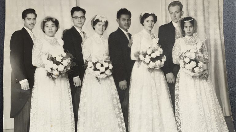 Trouwdag van papa en mama Hoed (tweede van rechts (foto: Jane Hoed).