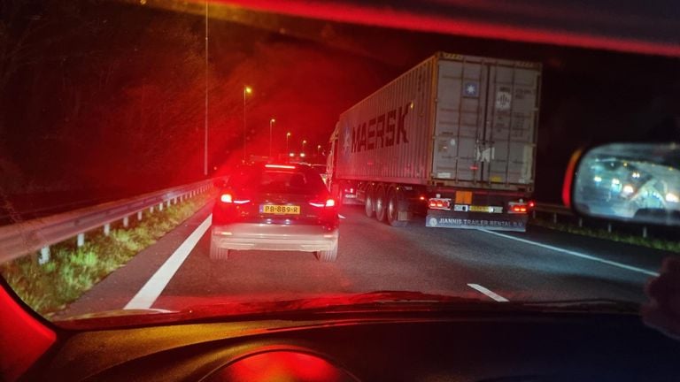 Verkeer op de A58 kwam in een fikse file terecht dinsdagochtend. 