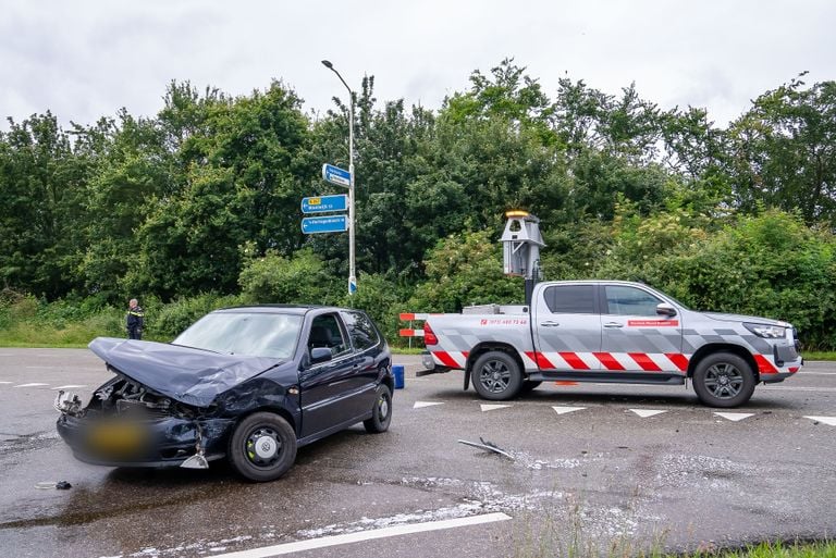 Aanrijding tussen twee auto's bij Heesbeen (foto: Iwan van Dun/SQ Vision).