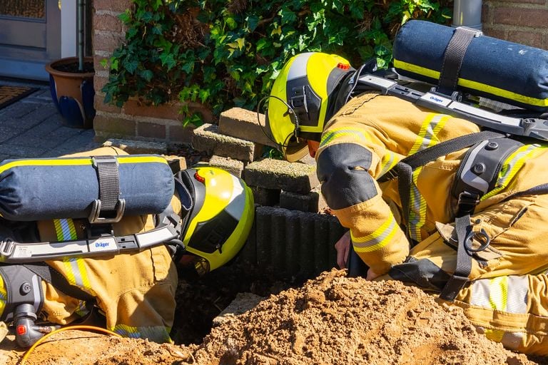 Vanwege het gaslek in Oss werd de brandweer ingeschakeld (foto: Gabor Heeres/SQ Vision).