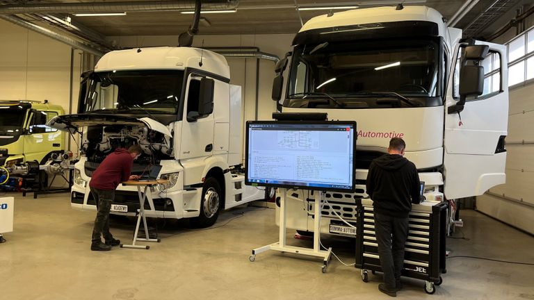 Bij de TruckAcademy 2.0. is de laptop het gereedschap (foto: Rogier van Son).