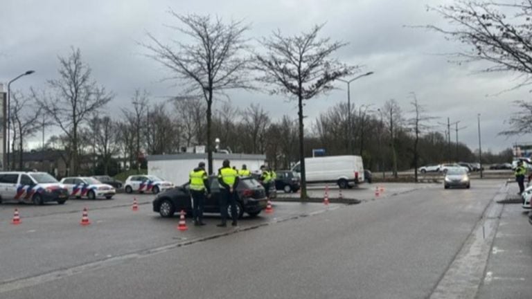 Verkeerscontrole Helmond (foto: Politie Helmond).