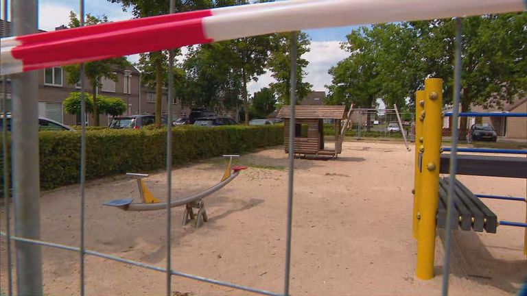 Hekken rond hetverontreinigde speelterrein in Heesch