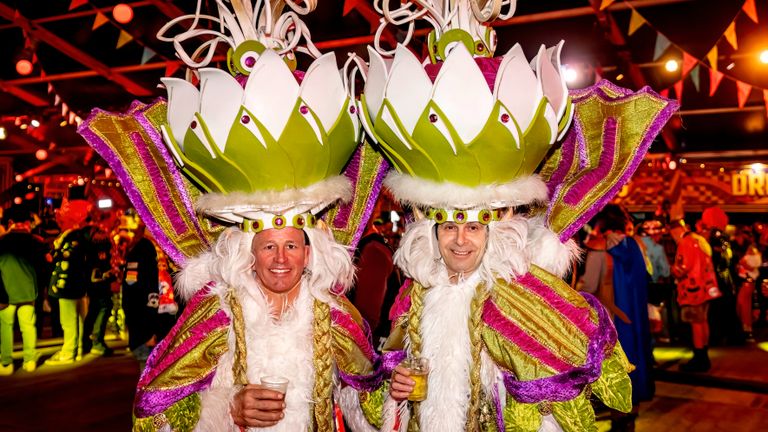 Met afstand de grootste carnavalskostuums van 3 Uurkes Vurraf (foto: EYE4images).