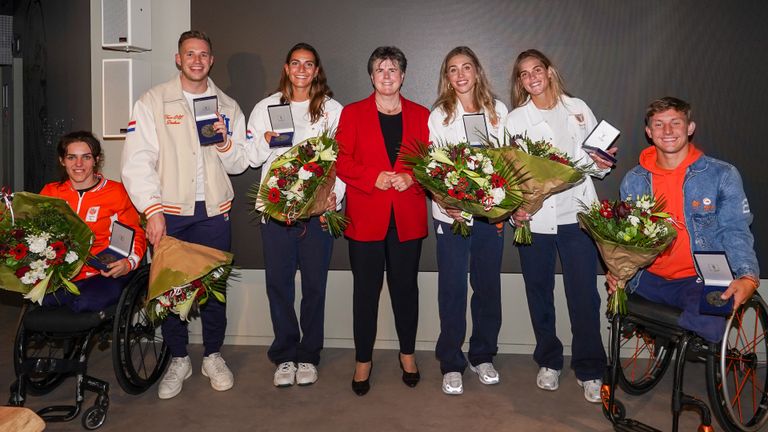 Sylvana van Hees, Harrie Lavreysen, Frederique Matla, Laura Nunnink, Pien Sanders, Niels Vink en Sharon van Rouwendaal (niet op de foto) werden benoemd tot ereburger van Brabant. (Foto: Paul Raats)