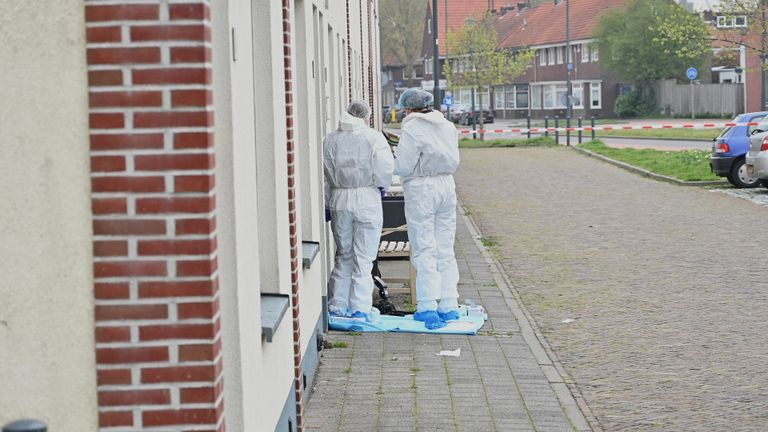 Onderzoek na de vondst van een lichaam aan de Vestkant in Breda (foto: Perry Roovers/SQ Vision).