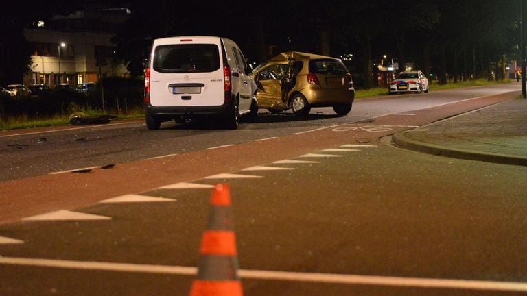 Hoe de aanrijding op de Tramsingel in Breda kon plaatsvinden, wordt onderzocht (foto: Perry Roovers/SQ Vision).