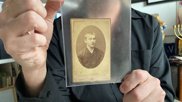 Andries denkt dat de persoon op deze foto uit het familiealbum Vincent van Gogh is.