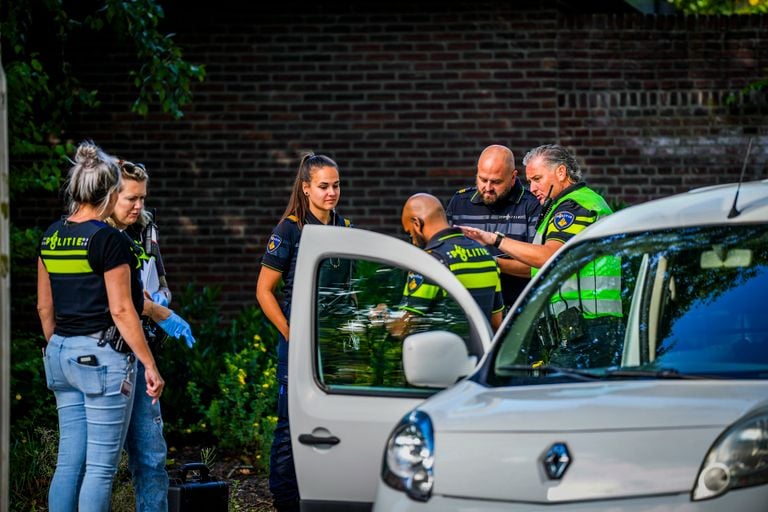 Wat de man in de bestelbus is overkomen, wordt onderzocht (foto: SQ Vision).