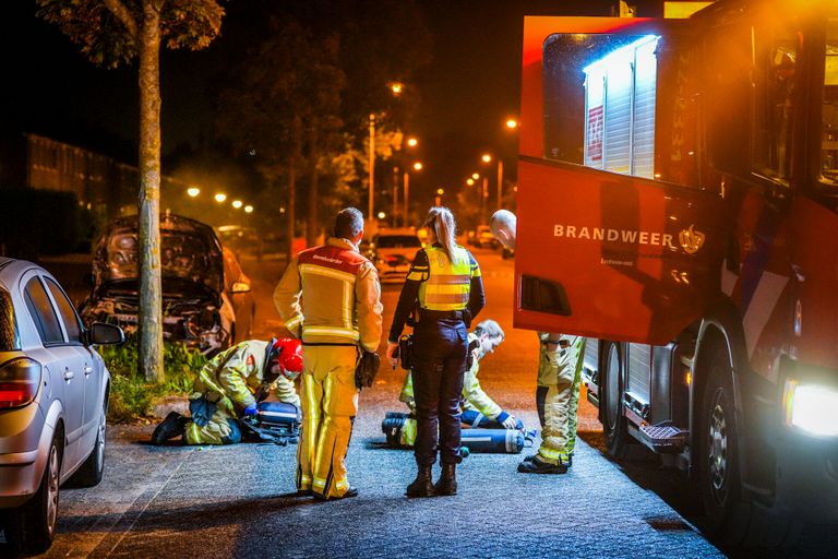 Ook bij de autobrand aan de Kalverstraat in Eindhoven wordt rekening gehouden met opzet (foto; SQ Vision).