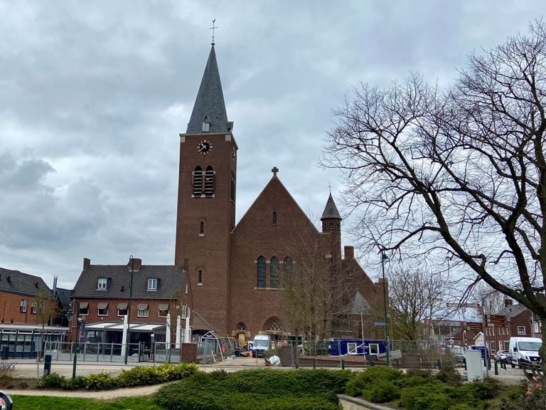 De voormalige Petrus en Pauluskerk in Dinteloord (foto: Erik Peeters)