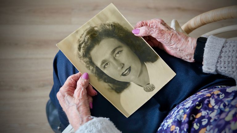 Martine als jonge vrouw (foto: Lobke Kapteijns).