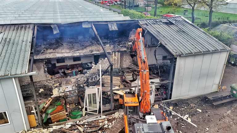 Grote brand in een loods (foto: Toby de Kort/SQ Vision).