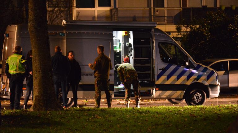 De EOD kwam naar de Baliëndijk (foto: Perry Roovers/SQ Vision)