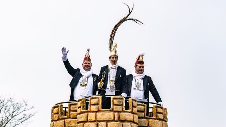 De prinsenwagen met Prins Jan d’n Derde ging voorop in D'n Opstoet (foto: EYE4images).