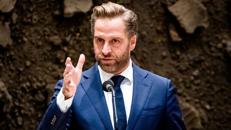 Demissionair minister Hugo de Jonge tijdens het Kamerdebat. (foto: ANP 2021/Sem van der Wal). 