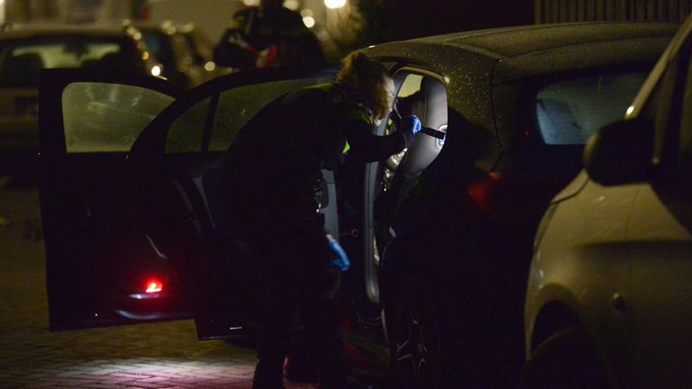 Onderzoek na de melding van een schietpartij op de Van de Spiegelstraat in Breda (foto: Perry Roovers/SQ Vision).