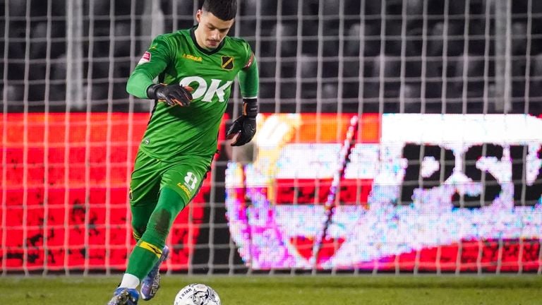 NAC-keeper Nick Olij weet wat winnen van PSV is (foto: Orangepictures).