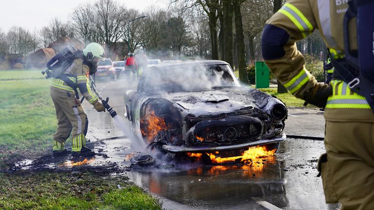 De Maserati in Bavel werd door brand verwoest (foto: Jeroen Stuve/SQ Vision).