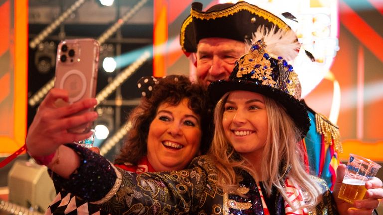 Nog snel een selfie als iedereen nog fris en fruitig is (foto: Twan Spierts).