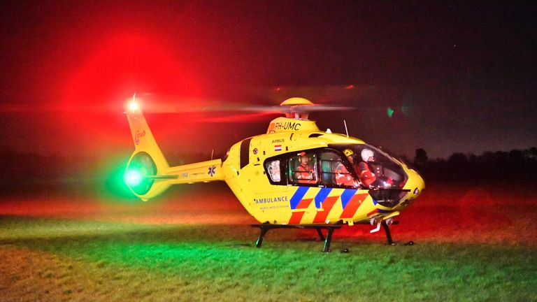 Na de melding werd onder meer een traumahelikopter ingeschakeld (foto: Rico Vogels/SQ Vision Mediaprodukties).