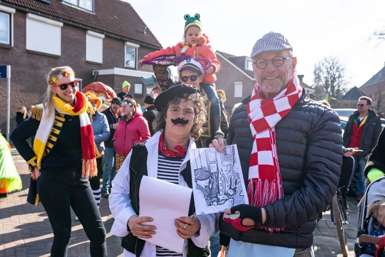 In de optocht van Slikgat (foto: Maric Media)