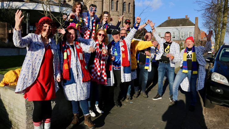 Blaaskapel De Knoestjes uit Esch reist door Brabant om optredens te geven.
