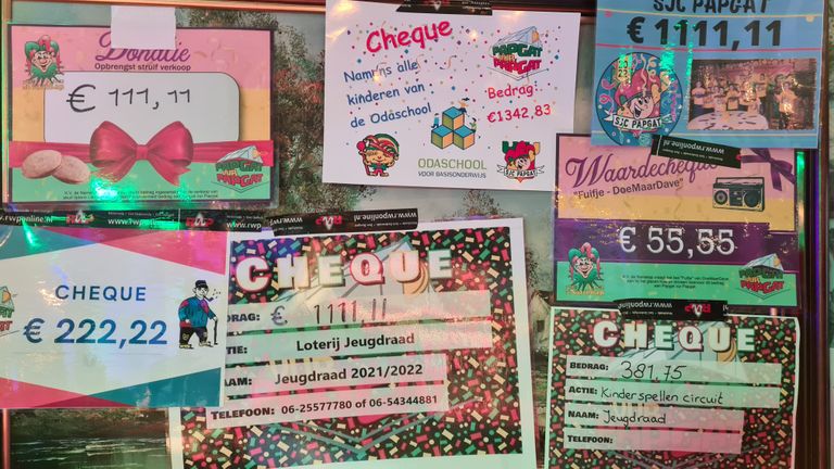 Cheques in het glazenhuis van Papgat (foto: Noël van Hooft)