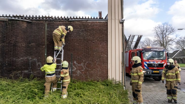 De brandweer had het druk in Vlijmen (foto: Iwan van Dun/SQ Vision).
