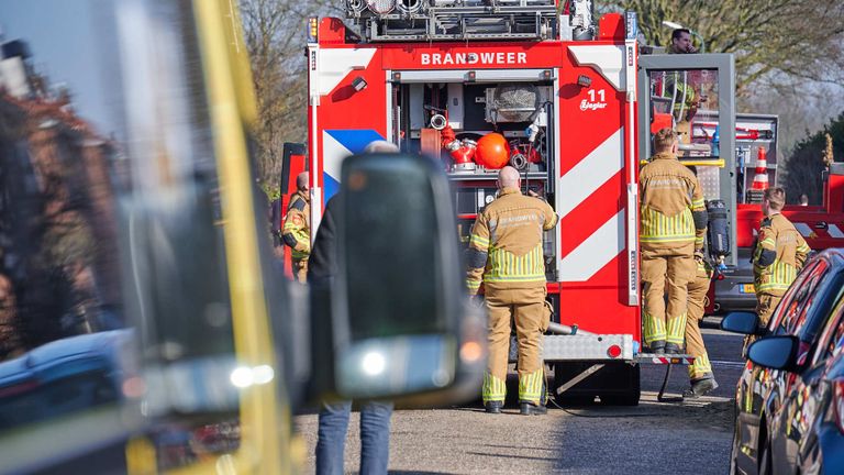 Vanwege de brand in Teteringen werd de brandweer opgeroepen (foto: Tom van der Put/SQ Vision). 