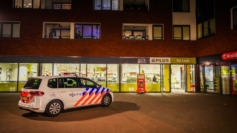 De PLUS-supermarkt in Eindhoven werd overvallen. Foto: SQ Vision.