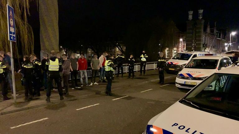 De jongeren veroorzaakten overlast in het centrum van Den Bosch (foto: Instagram/politieagent Hicham).
