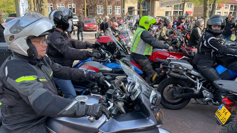 Tweehonderd motorrijders kwamen naar Milheeze voor de zegening. Foto: Omroep Brabant.