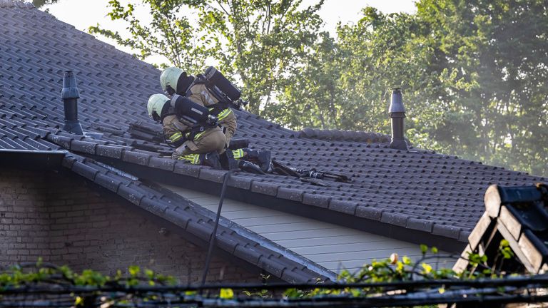 Het is onduidelijk wat vlam vatte in de garate (foto: Jack Brekelmans).