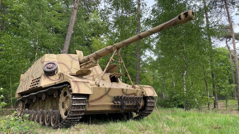 Dit is de enige rijdende Nashorn ter wereld (foto: Jos Verkuijlen)