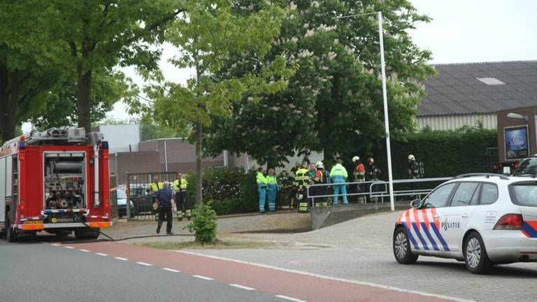 Hulpdiensten bij de Nijverheidsstraat (foto: Marco van den Broek / SQ Vision)