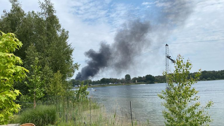 De brand is te zien vanaf Aquabest (foto: Niels van Veghel).