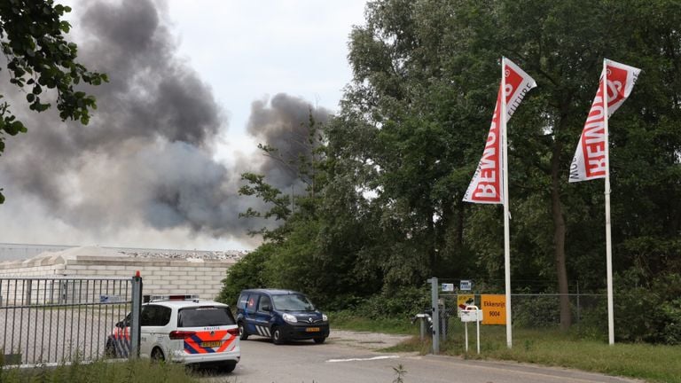 Afgelopen zondag was er ook brand bij het recyclingbedrijf (foto: Sander van Gils/SQ Vision Mediaprodukties).