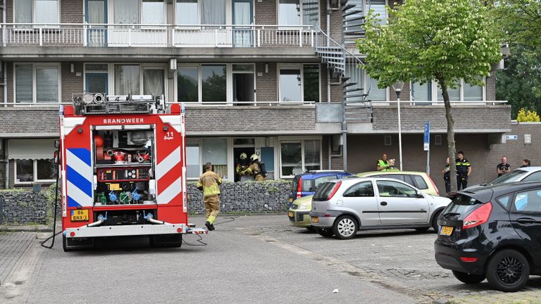 De brandweer had het vuur in Breda snel onder controle (foto: Perry Roovers/SQ Vision).