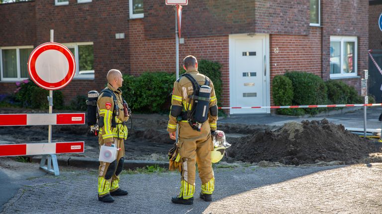 Brandweer onderzoekt gasleiding in Roosendaal (foto: Christian Traets - SQ Vision).